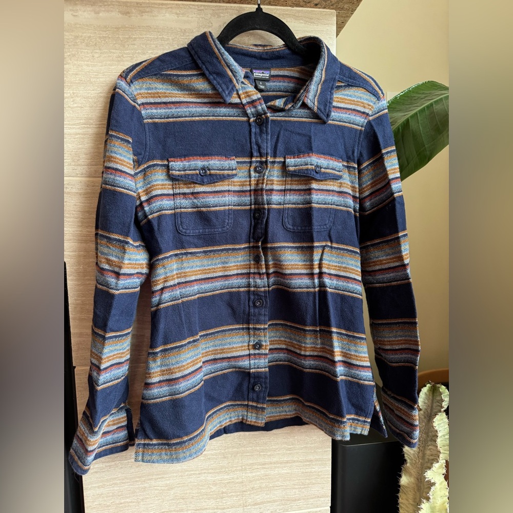 Patagonia Women’s Fjord Flannel Shirt, Size 2